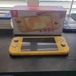 Switch Lite With Box. 