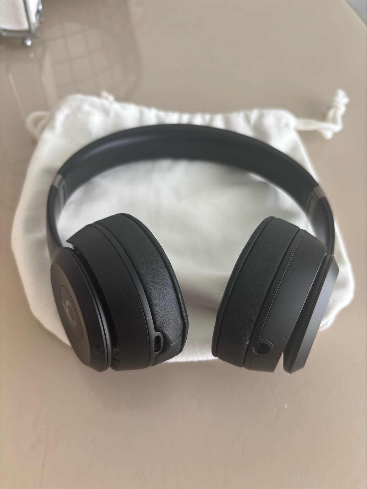Apple Beats SOLO 4 AppleCare plus til August 2027Mint condition