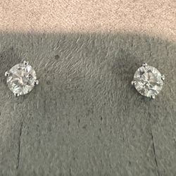 1.5 Carats Natural Diamond Earrings