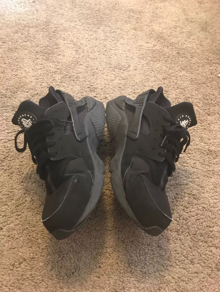 Nike Huaraches Size 10