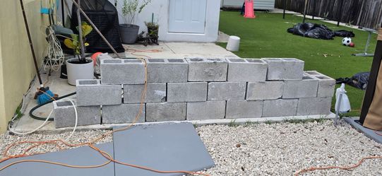 Concrete Cinder Blocks – Lot of ~30