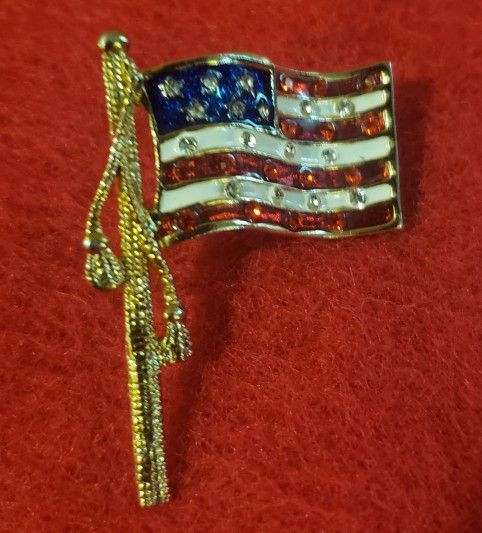 Vintage American Flag Pin