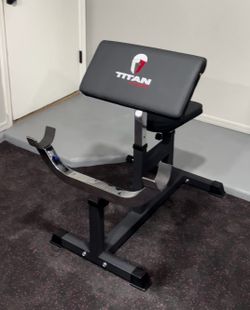 TITAN Fitness Preacher Curl Station