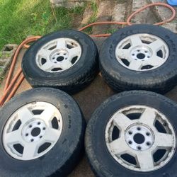 Chevy 17" Rims 6 Lugs  