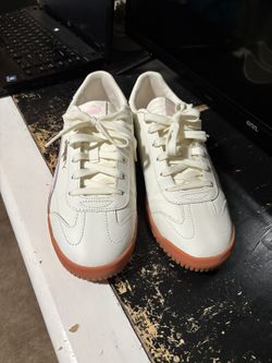 BRAND NEW Women’s Puma Shoes (size 9)