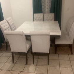 Mesa En Buenas Condiciones