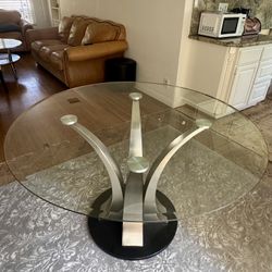 Modern Glass Dining Table – Large Round – Very Good