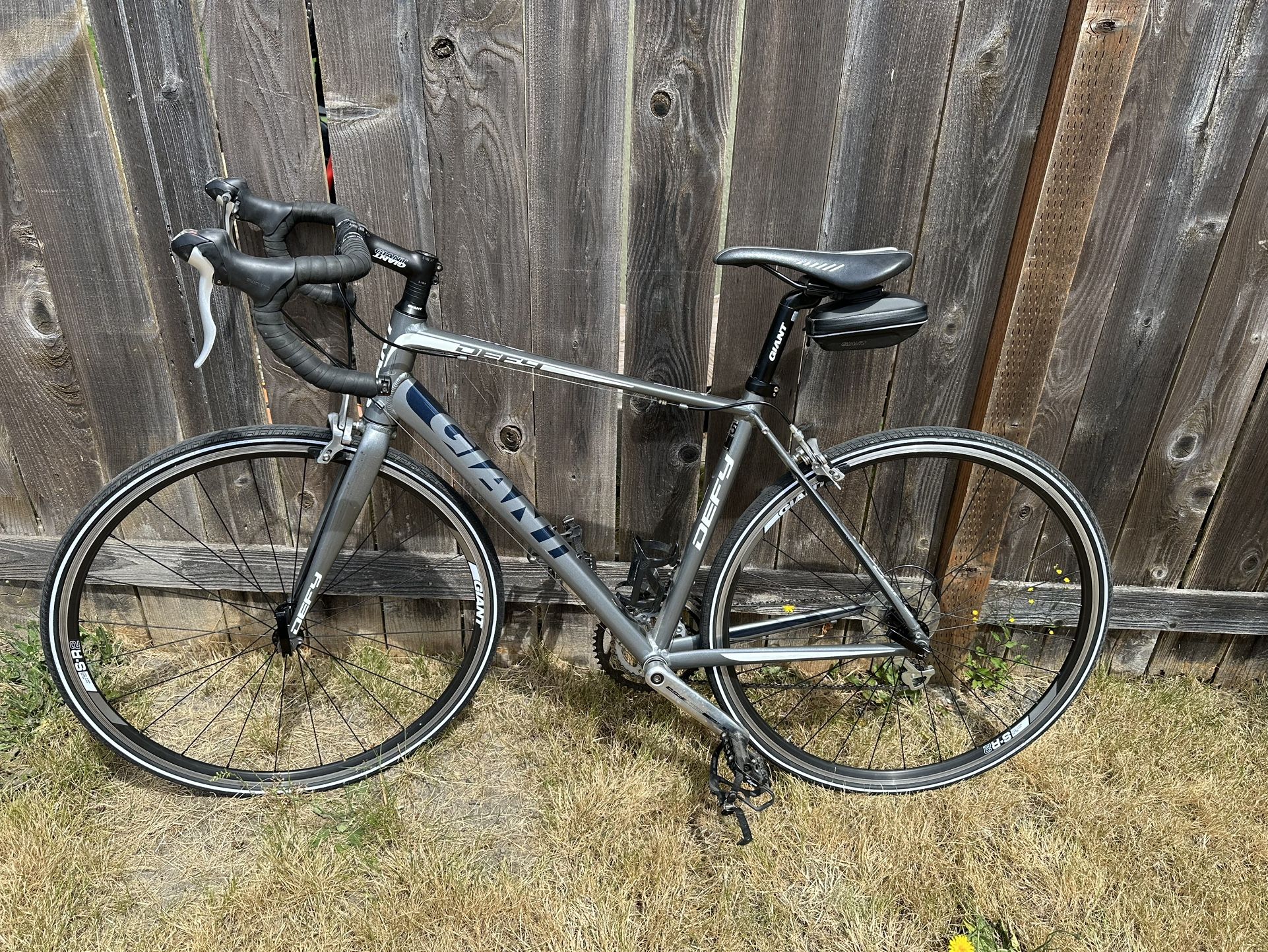 Giant Defy Road Bike Medium