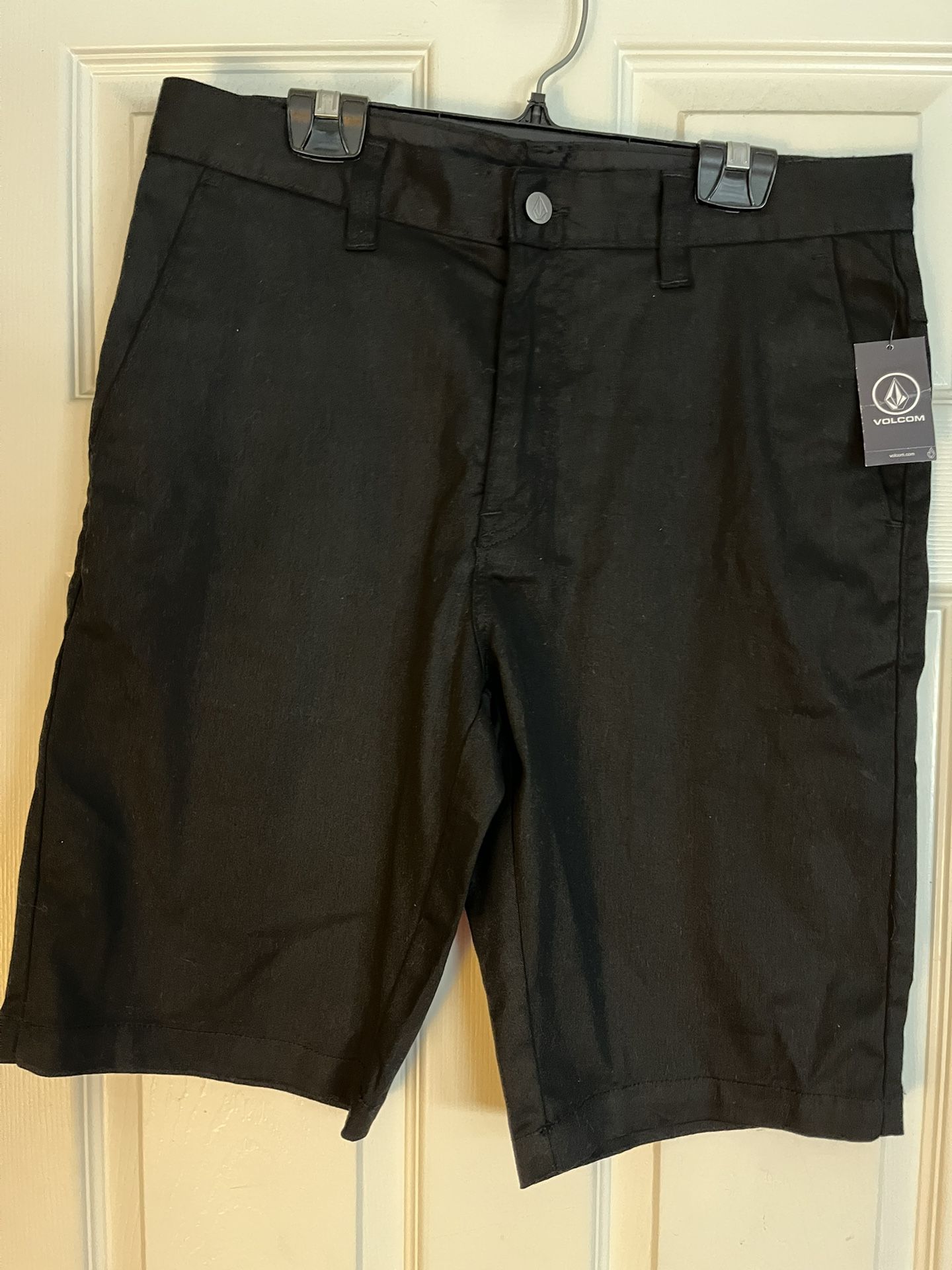 Volcom Vmonty stretch 22 Shorts, Size 32 In Black