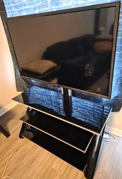42" TV + glass shelf entertainment center bundle