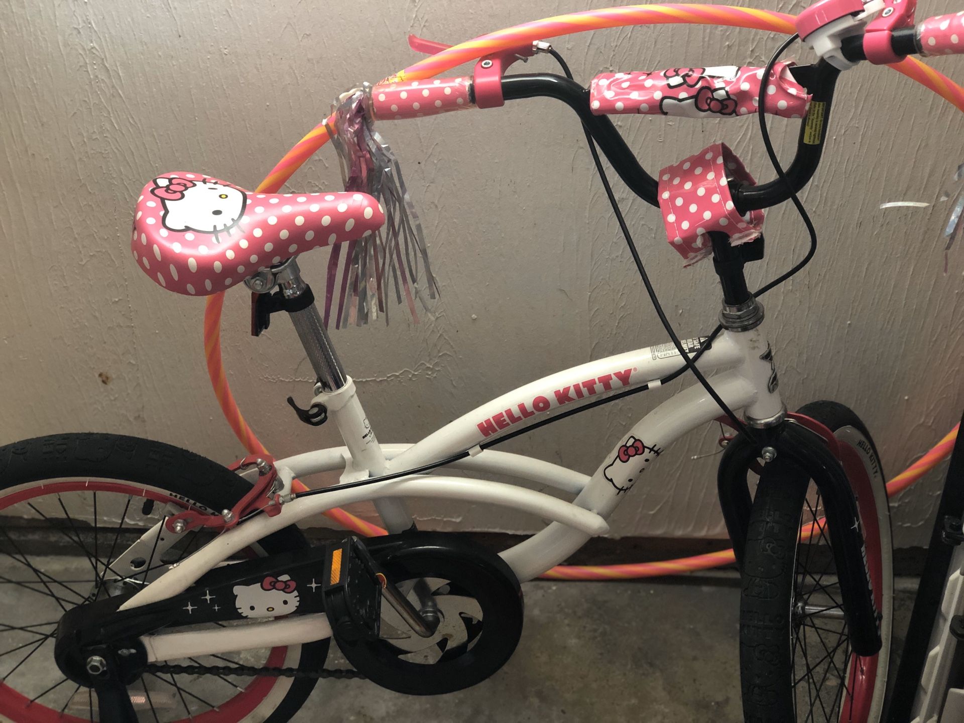 Hello Kitty Bike with Helmet