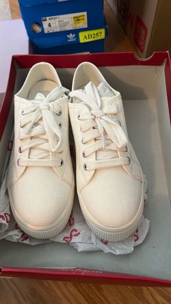 Sonoma shows never worn size 6 women’s