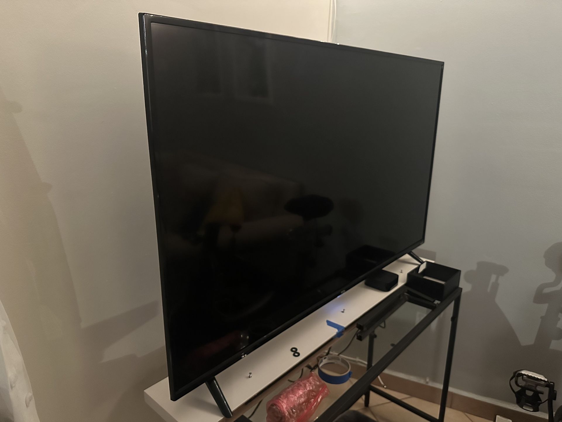 TCL 55”4K UHD HDR Roku Smart TV