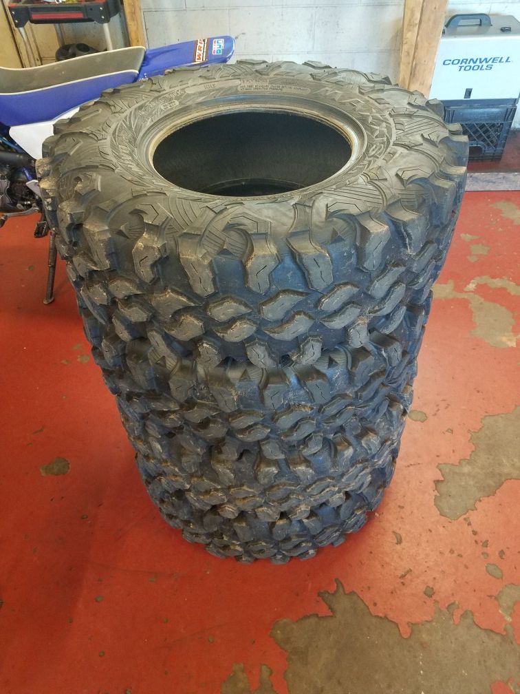 30x10x14 Maxxis Carnivore 75% tread