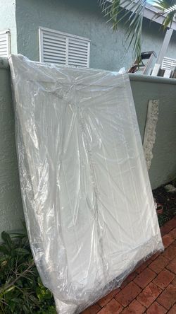 Vinyl door 6’ x 4’ brand new