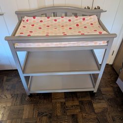 Delta Children Bell Top Changing Table, Gray 