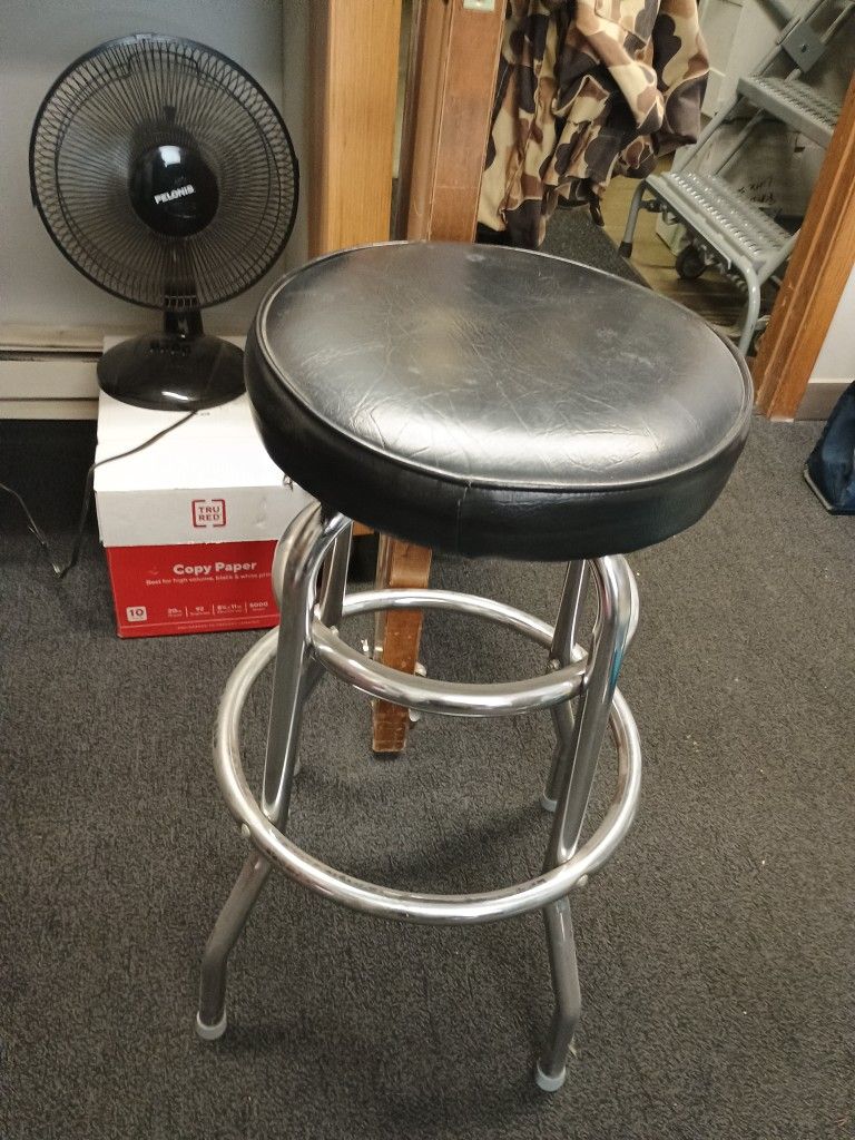 7 Bar Stool