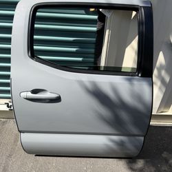 2016-2023 TOYOTA TACOMA RIGHT PASSENGER REAR DOOR CEMENT OEM