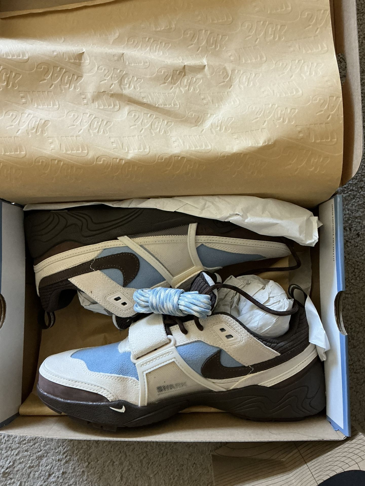 Nike Travis Scott’s 9.5