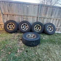 Jeep Wrangler Wheels And tire Mickey Thompson 
