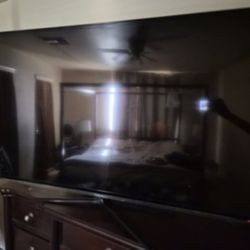 Samsung 60" Smart TV