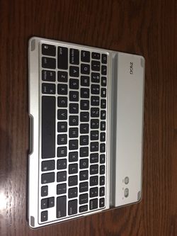 Zagg bluetooth keyboard for iPad 2, 3 & 4
