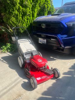 TORO 🐂 MOWER SELF PROPELLED FRONT DRIVE 22”NEW CARBURETOR AND FILTER AND THE BLADE NEW EDGE RUNS LIKE NEW READY FOR WORK