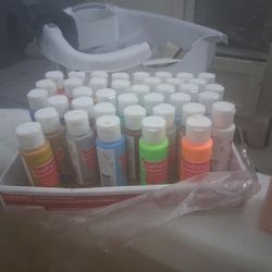 40 Out Of 48 Colors Unused , Unopened Cratt Smart Paint