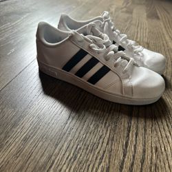 Boys Adidas Size 1 1/2