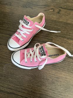 Like New Girls Converse ~ Pink Converse