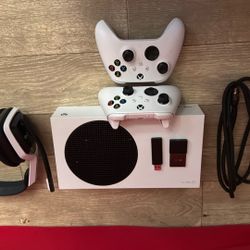 Xbox Series S 500gb Comes With 2 Controllers And 1tb Expansion 