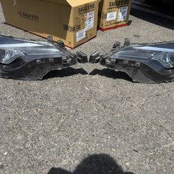 2019 Toyota Corolla LE Eco OEM Headlights – Excellent Condition –
