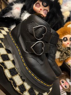 Dr. Martens Devon Heart Platform Boots – Black – Women's Size 7 🖤