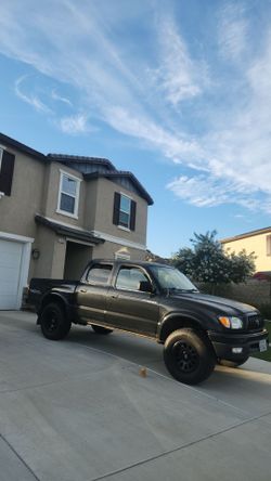 265/70/16 mickey Thompson tires only