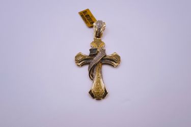 10K diamond cluster charm cross