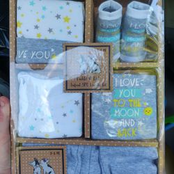 New In Box 5 Peice Gift Set 