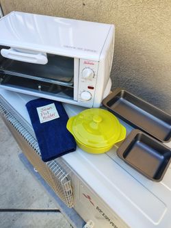 SMALL NEW TOASTER OVEN