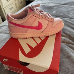 Dunk Low GS ‘Triple Pink’