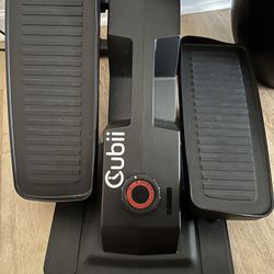 Cubii F3A1 Compact Seated Desk Elliptical