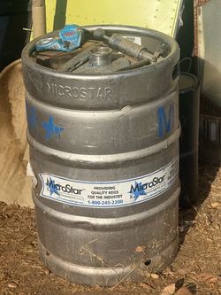 Keg with pump