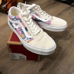Women’s Vans 7.5
