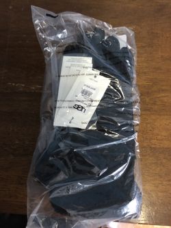 UGG seamed TECH women’s winter gloves. Brand new. Black. Small. $155 plus tax