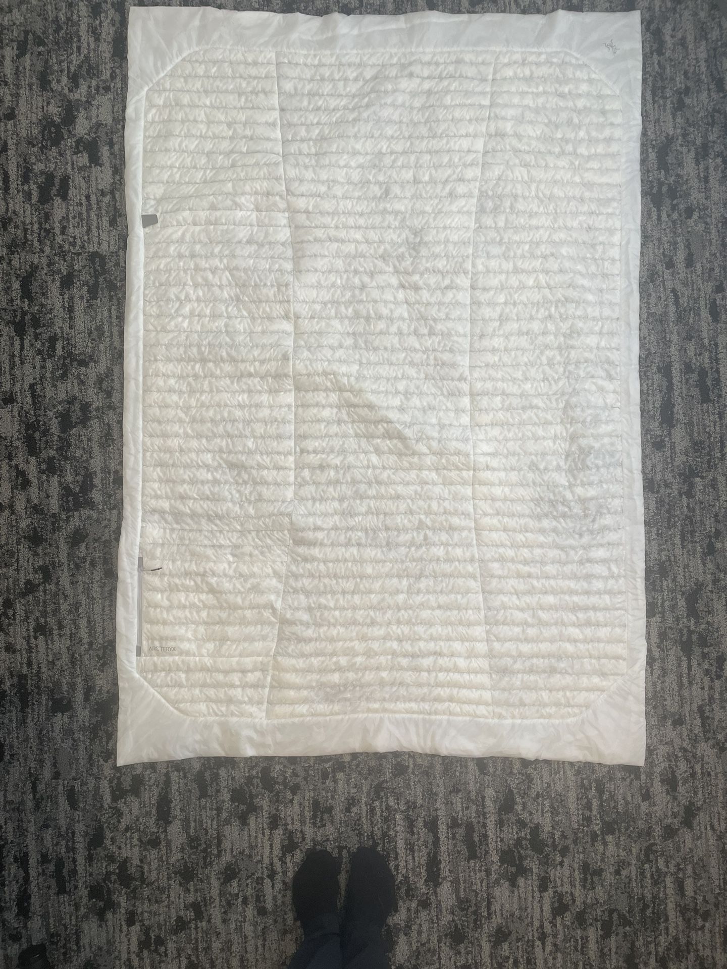 Arc’teryx Down Blanket Rebird In White
