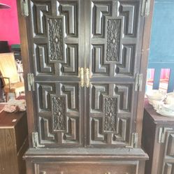 Armoire Wardrobe with internal shelving & drawers