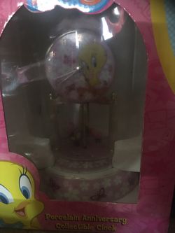 Tweety bird clock