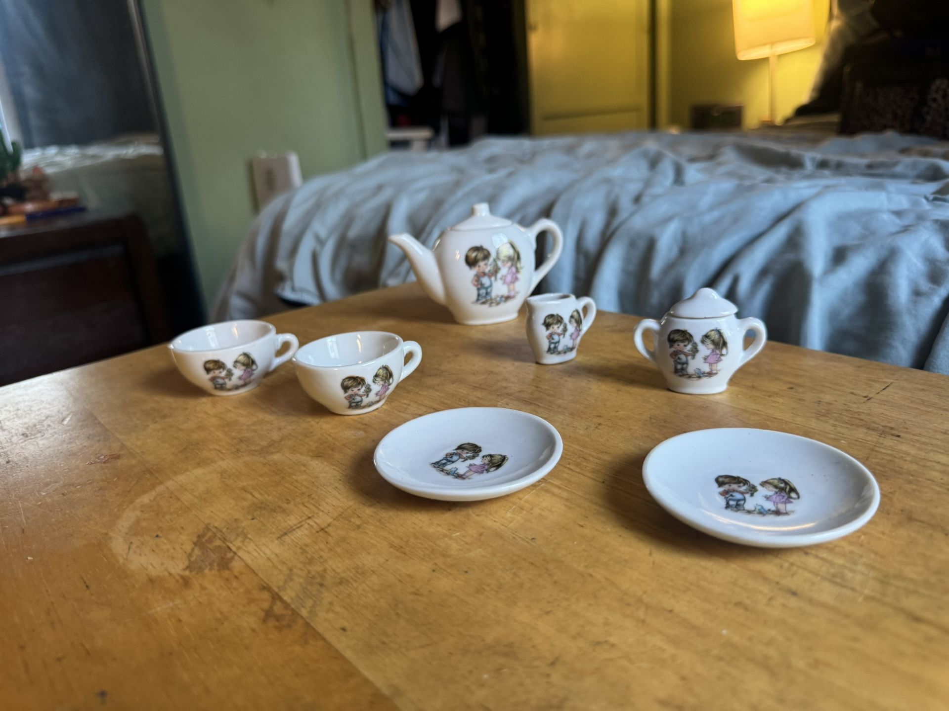 vintage miniature children's tea set