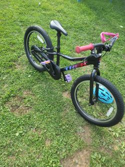Trek Precaliber 20" Kids Bike (Retail $360)  Very good)
