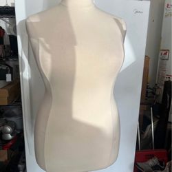 Size 18/20 mannequin/dress form