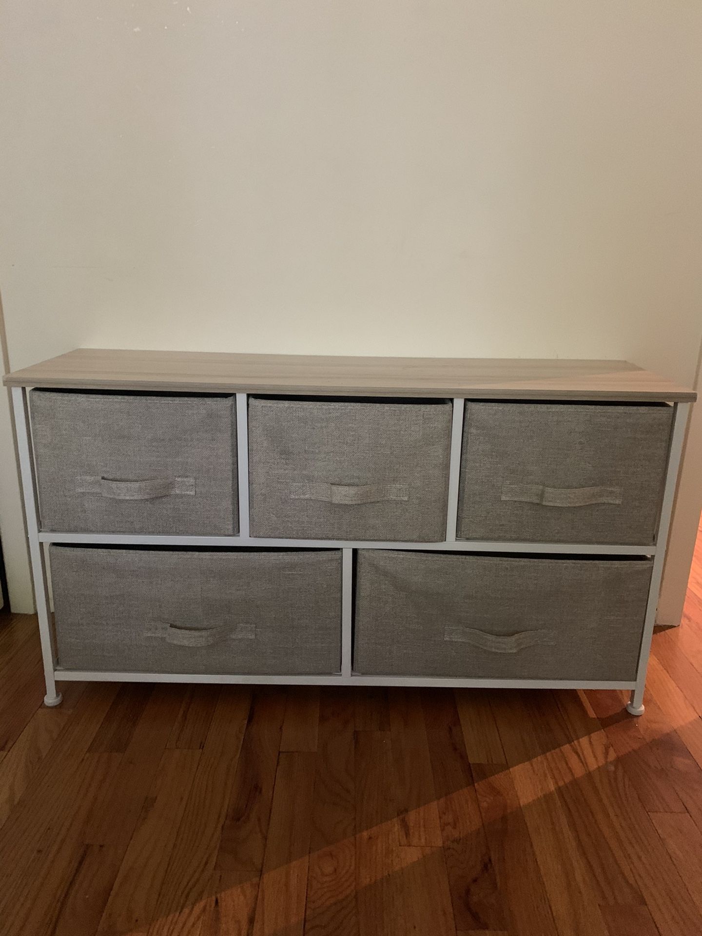 5 drawer dresser for bedroom or living room