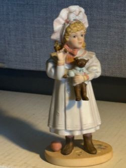Vintage Jan Hagara 1992 "Fall / Megan" Porcelain Figurine - Royal Orleans